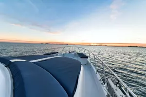 2002 Hatteras CPMY thumbnail 16