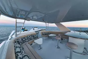 2002 Hatteras CPMY thumbnail 15