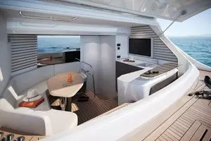 2027 Princess Y95 thumbnail 17