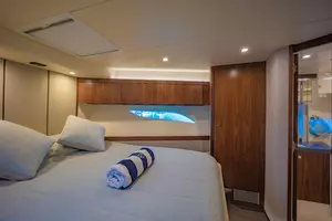 2019 Riviera 68 Sport Motor Yacht thumbnail 10