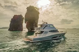 2019 Riviera 68 Sport Motor Yacht thumbnail 4
