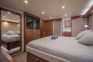 2019 Riviera 68 Sport Motor Yacht thumbnail 7