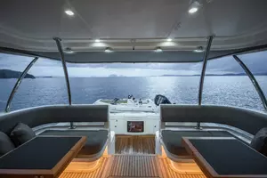 2019 Riviera 68 Sport Motor Yacht thumbnail 17