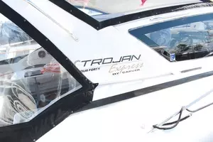 2000 Carver Trojan 440 Express thumbnail 5