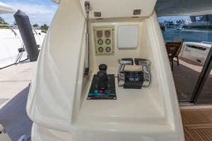 Ferretti 83 - MI RX - Aft Controls