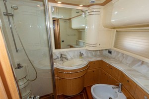 Ferretti 83 - MI RX - VIP Head