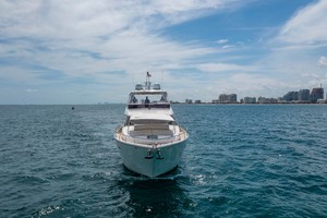 Ferretti 83 - MI RX - Bow Profile