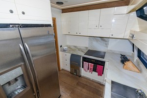 Ferretti 83 - MI RX - Galley