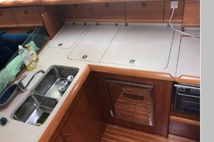 Amoreena  43ft Jeanneau Yacht For Sale Amoreena  43ft Jeanneau Yacht For Sale