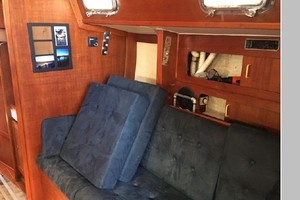 Salt  amp  Light 38ft Caliber Yacht For Sale