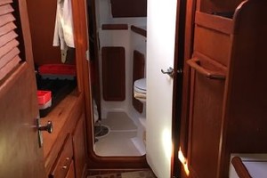 Salt  amp  Light 38ft Caliber Yacht For Sale