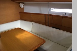 Three Bears 37ft Jeanneau Yacht For Sale