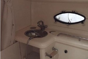33ft Larson Yacht For Sale