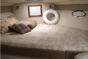 33ft Larson Yacht For Sale
