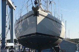 Blue Highway 42ft Moody Yacht For Sale