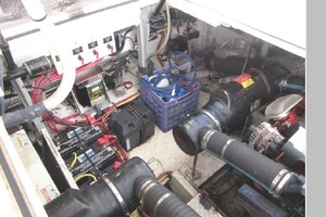 Cooling Time 37ft Cruisers Yachts Yacht For Sale