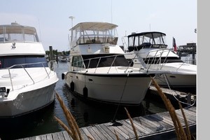 Mystic Bound 37ft Hatteras Yacht For Sale