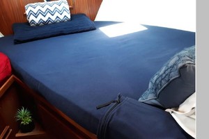 Mystic Bound 37ft Hatteras Yacht For Sale