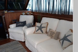 Mystic Bound 37ft Hatteras Yacht For Sale