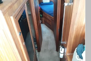 Mystic Bound 37ft Hatteras Yacht For Sale