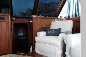 Mystic Bound 37ft Hatteras Yacht For Sale