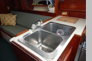 Euphoria 37ft Hunter Yacht For Sale