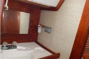 Euphoria 37ft Hunter Yacht For Sale