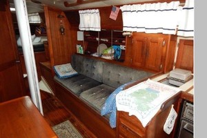Loose Shoes 35ft Ericson Yacht For Sale