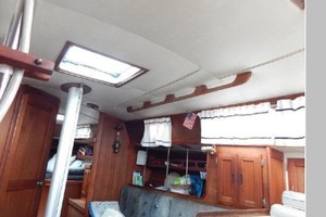 Loose Shoes 35ft Ericson Yacht For Sale