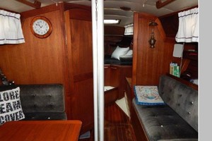 Loose Shoes 35ft Ericson Yacht For Sale