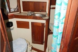Loose Shoes 35ft Ericson Yacht For Sale