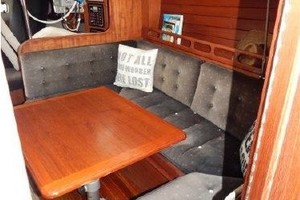 Loose Shoes 35ft Ericson Yacht For Sale