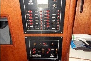 Loose Shoes 35ft Ericson Yacht For Sale
