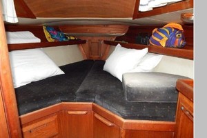 Loose Shoes 35ft Ericson Yacht For Sale