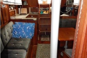 Loose Shoes 35ft Ericson Yacht For Sale