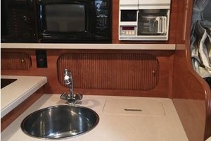 Jeff s Joy 34ft Rinker Yacht For Sale