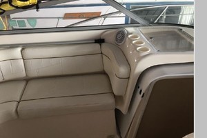 Jeff s Joy 34ft Rinker Yacht For Sale