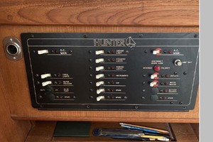 Erehwon 33ft Hunter Yacht For Sale