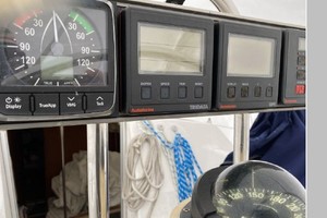 Erehwon 33ft Hunter Yacht For Sale