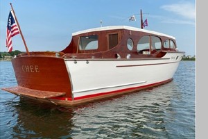 CHEE 30ft Chris Craft Yacht For Sale