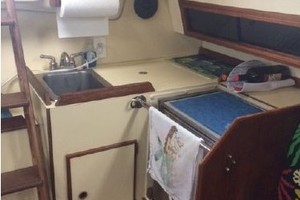 Elizabeth V 30ft Pearson Yacht For Sale