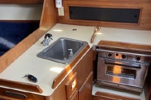 Solas 33ft Pearson Yacht For Sale