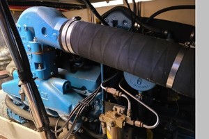 Trumpeter Swan 41ft Silverton Yacht For Sale