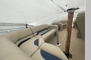 21ft Lowe Yacht For Sale
