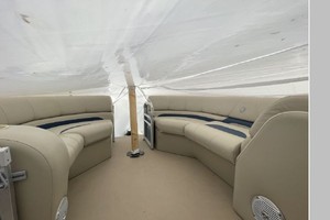 21ft Lowe Yacht For Sale