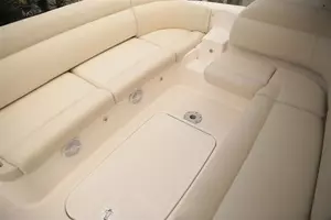 2008 Tiara Yachts 3900 Sovran thumbnail 7