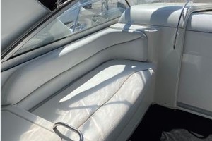SUNSET SEEKER  33ft Larson Yacht For Sale