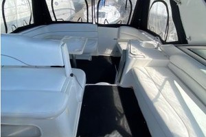 SUNSET SEEKER  33ft Larson Yacht For Sale