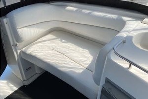 SUNSET SEEKER  33ft Larson Yacht For Sale