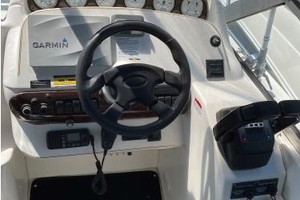 SUNSET SEEKER  33ft Larson Yacht For Sale